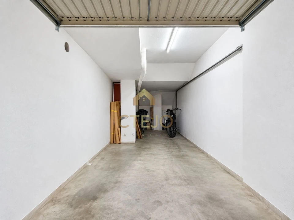 Apartamento T2 para Venda em Póvoa de Santa Iria e Forte da Casa Foto 23