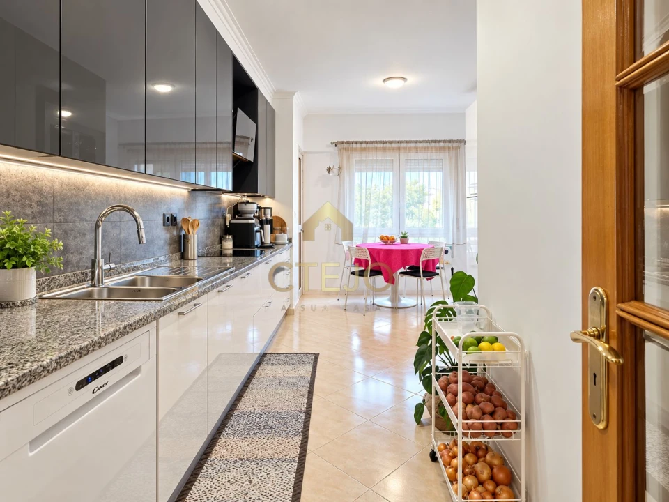 Apartamento T2 para Venda em Póvoa de Santa Iria e Forte da Casa Foto 9