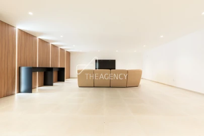 Moradia T8 para Venda em Alvor