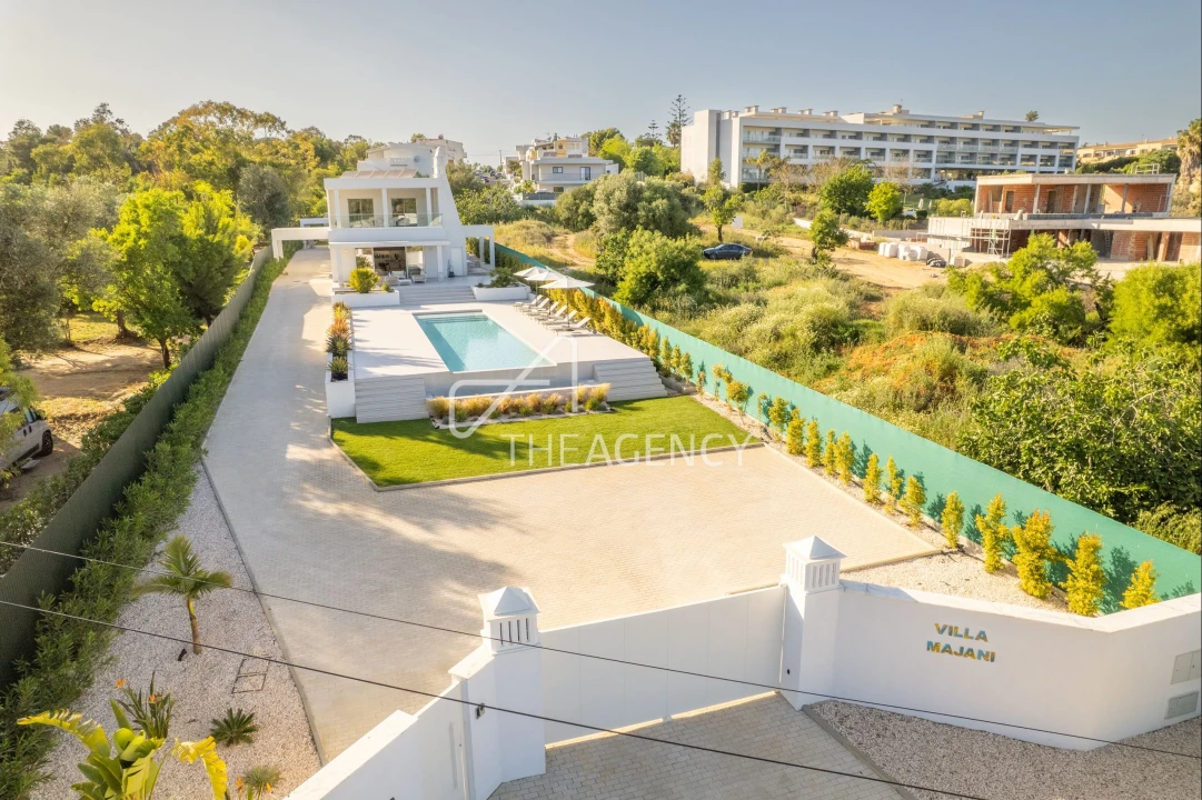 Moradia T8 para Venda em Alvor Foto 3