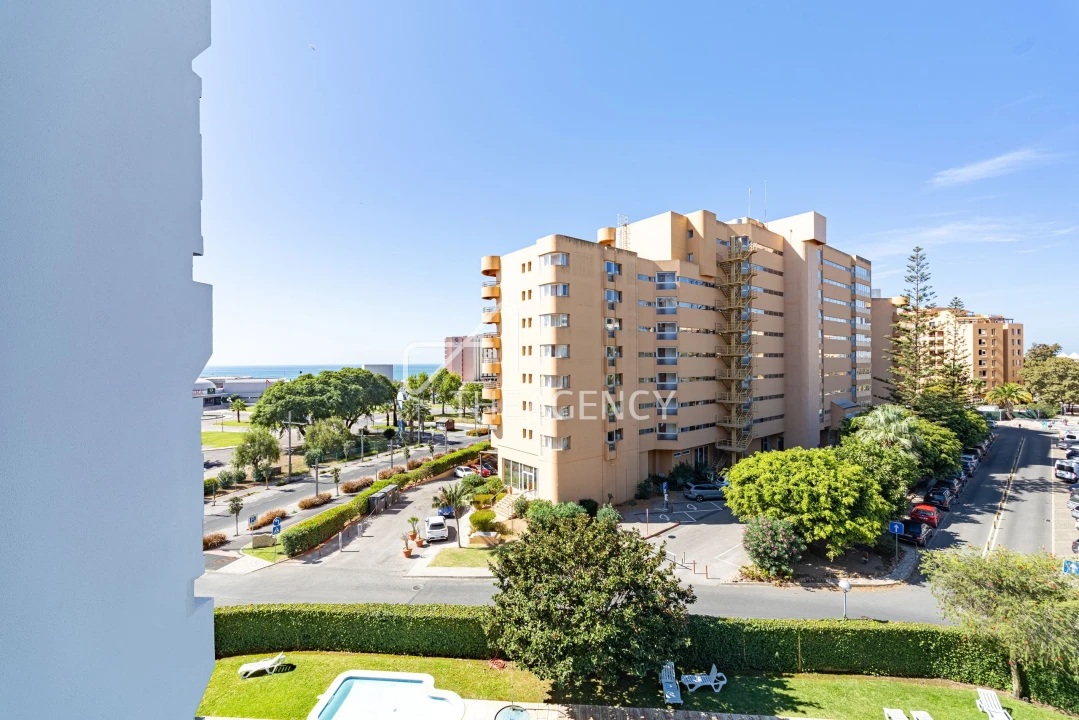 Apartamento T1 para Arrendamento em Quarteira Foto 7