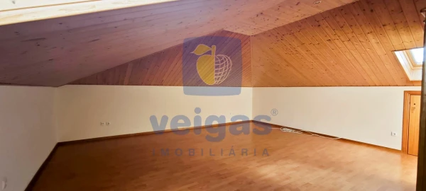 Moradia T4 para Venda em Canedo