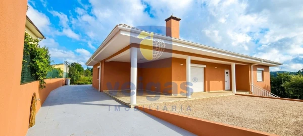 Moradia T4 para Venda em Canedo