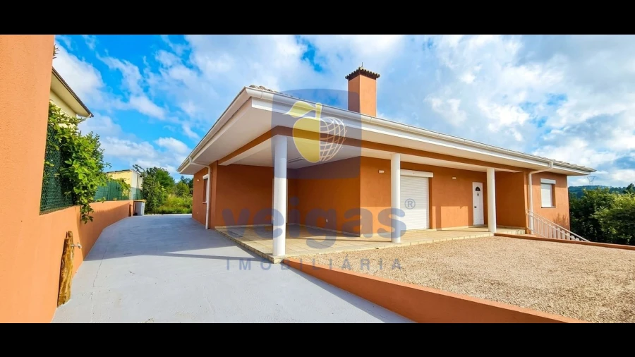 Moradia T4 para Venda em Canedo