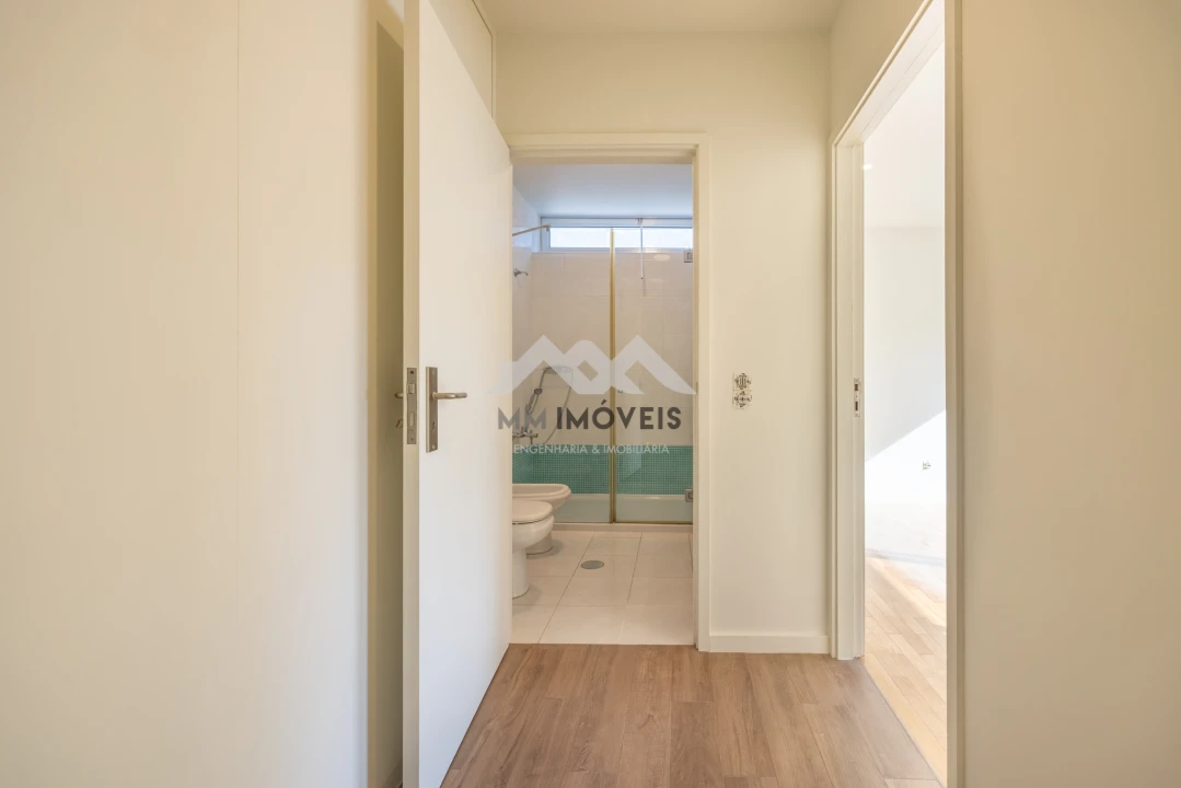 Apartamento T1 para Venda em Nogueira e Silva Escura Foto 17
