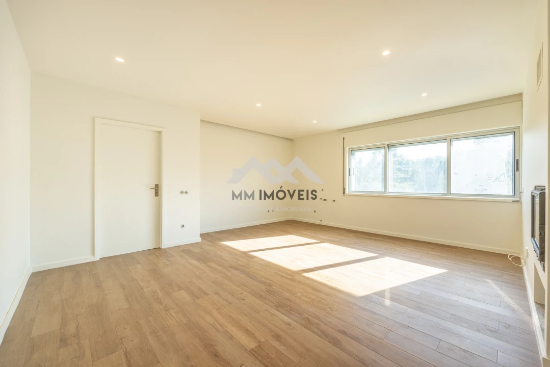 Apartamento T1 para Venda em Nogueira e Silva Escura Foto 15