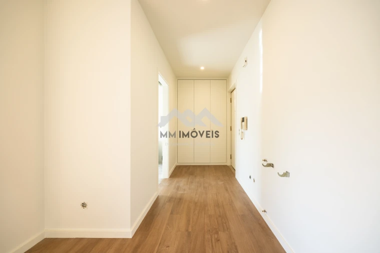 Apartamento T1 para Venda em Nogueira e Silva Escura Foto 6