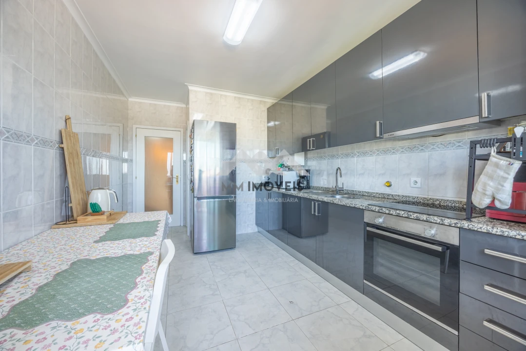 Apartamento T2 para Venda em Fânzeres e São Pedro da Cova Foto 3