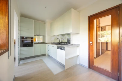 Apartamento T3 para Venda em Aldoar, Foz do Douro e Nevogilde