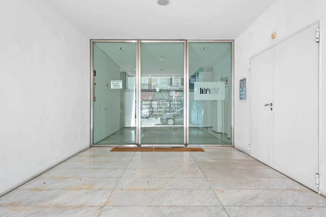 Apartamento T5 para Arrendamento em Avenidas Novas Foto 23