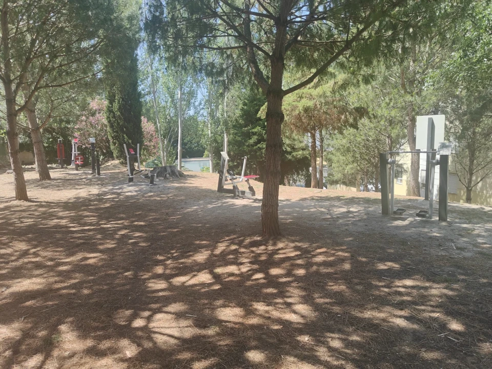 Apartamento T1 para Arrendamento em Alvalade Foto 15