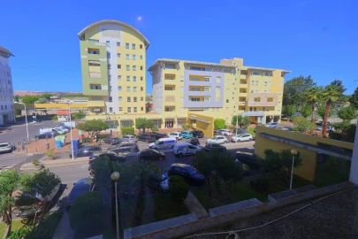 Apartamento T1 para Arrendamento em Alvalade