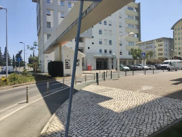 Apartamento T1 para Arrendamento em Alvalade