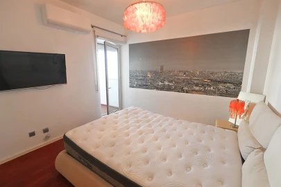 Apartamento T1 para Arrendamento em Alvalade