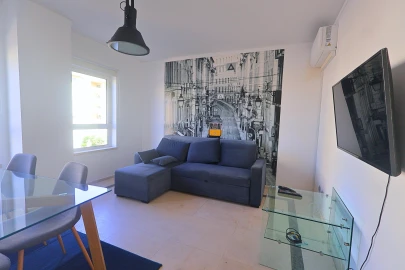 Apartamento T1 para Arrendamento em Alvalade