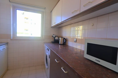 Apartamento T1 para Arrendamento em Alvalade