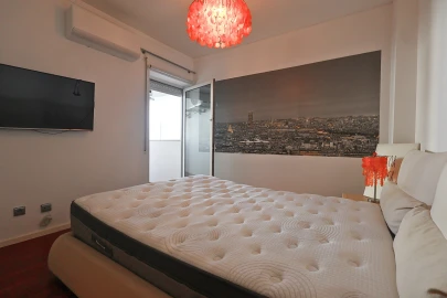 Apartamento T1 para Arrendamento em Alvalade
