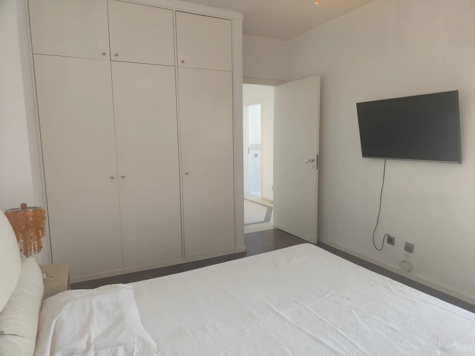 Apartamento T1 para Arrendamento em Alvalade Foto 6