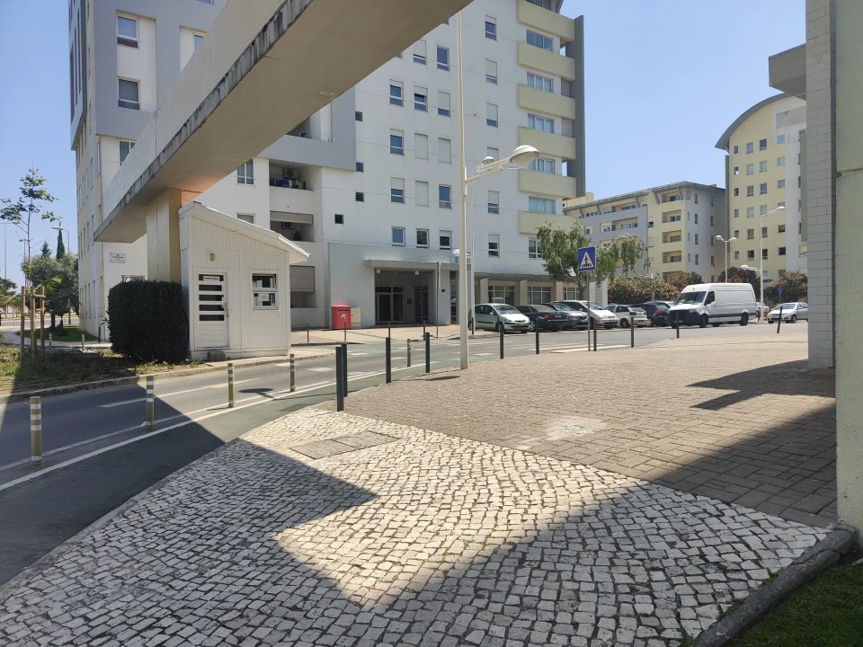 Apartamento T1 para Arrendamento em Alvalade Foto 11