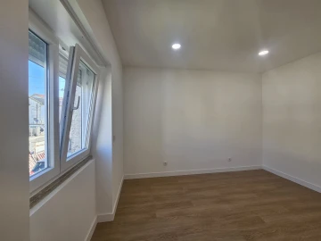 Apartamento T3 para Venda em Venda do Pinheiro e Santo Estêvão das Galés