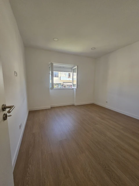 Apartamento T3 para Venda em Venda do Pinheiro e Santo Estêvão das Galés