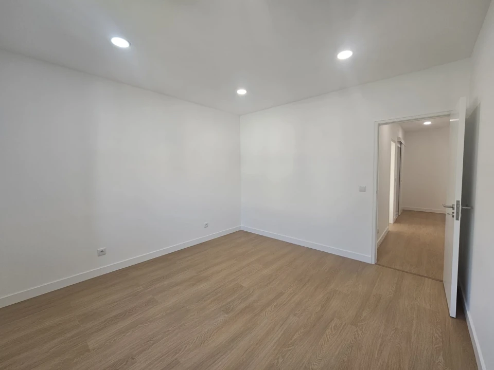 Apartamento T3 para Venda em Venda do Pinheiro e Santo Estêvão das Galés Foto 9