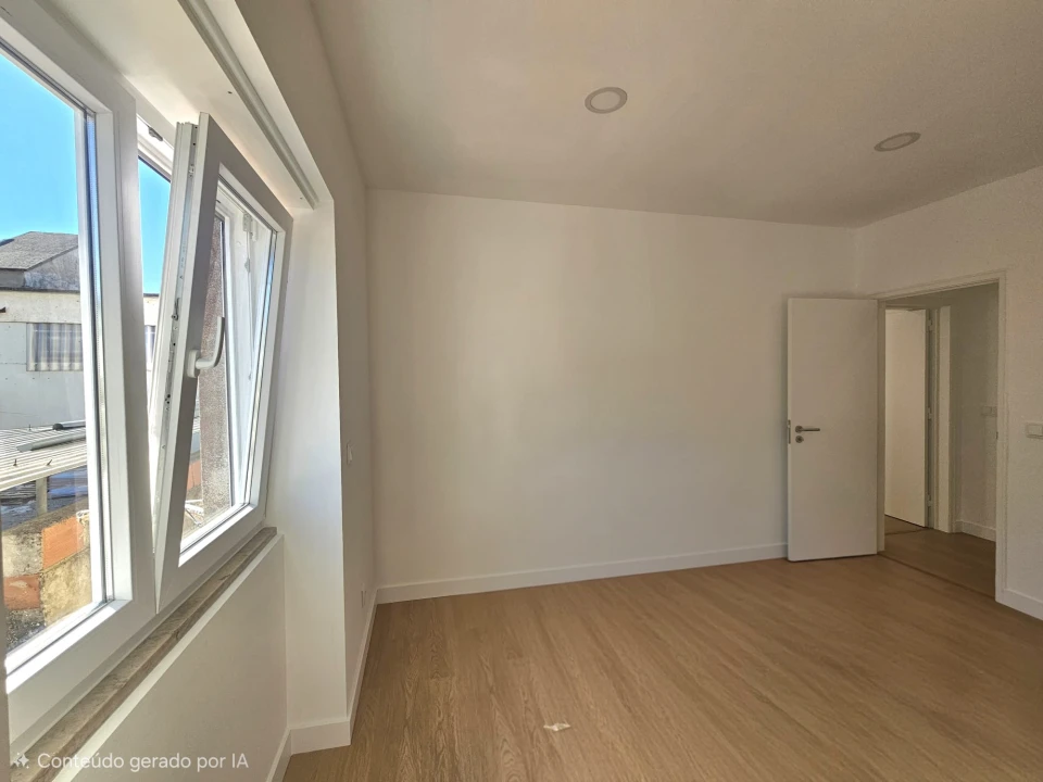Apartamento T3 para Venda em Venda do Pinheiro e Santo Estêvão das Galés Foto 17