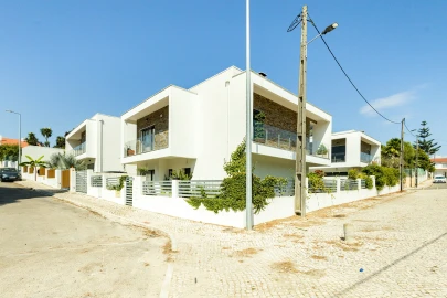 Moradia T4 para Venda em Almada, Cova da Piedade, Pragal e Cacilhas