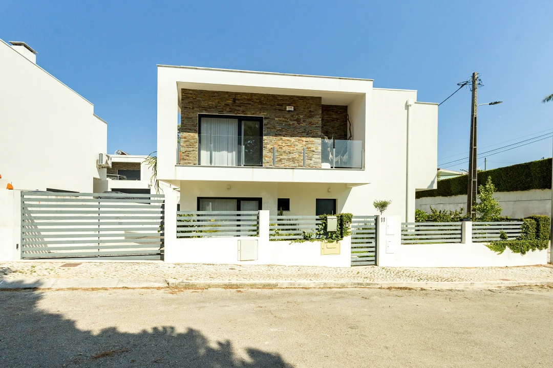 Moradia T4 para Venda em Almada, Cova da Piedade, Pragal e Cacilhas Foto 1