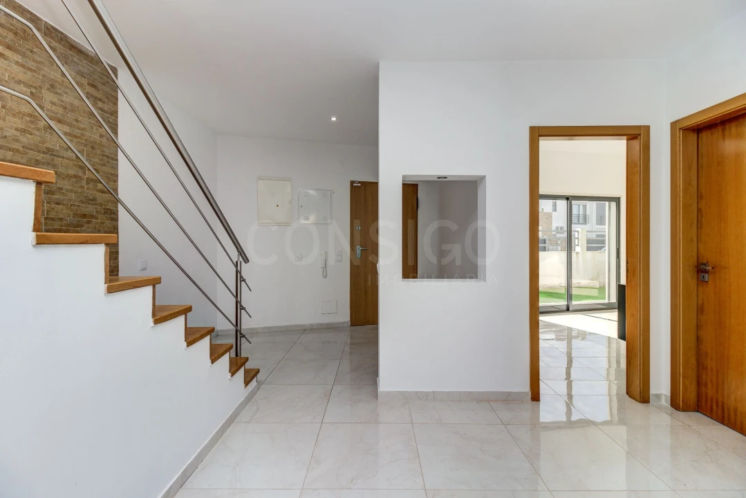 Moradia T4 para Venda em São Domingos de Rana Foto 17