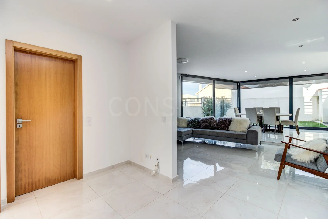 Moradia T4 para Venda em São Domingos de Rana Foto 12