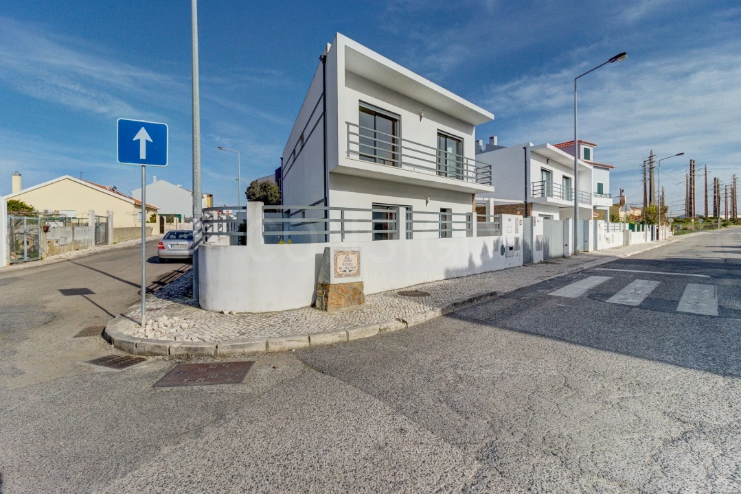 Moradia T4 para Venda em São Domingos de Rana Foto 2