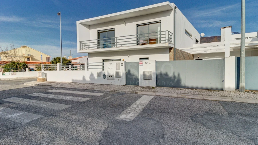 Moradia T4 para Venda em São Domingos de Rana