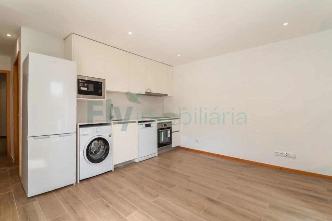 Moradia T2 para Venda em Regilde Foto 5