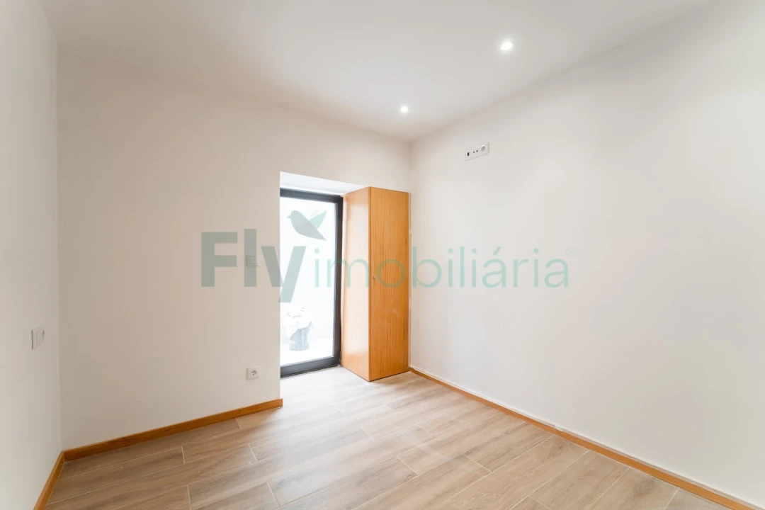 Moradia T2 para Venda em Regilde Foto 11