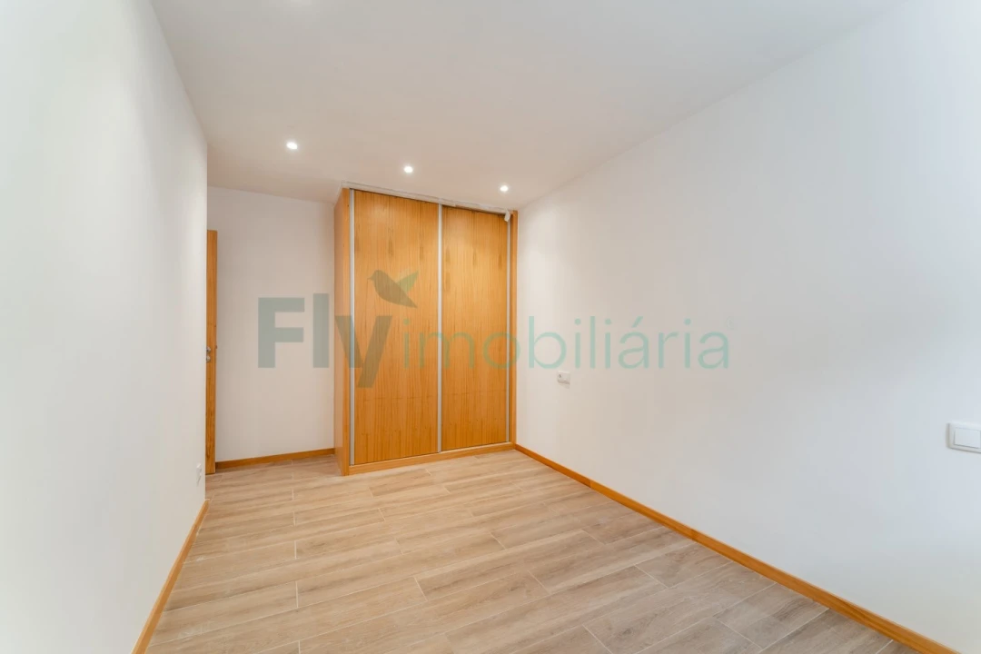 Moradia T2 para Venda em Regilde Foto 15