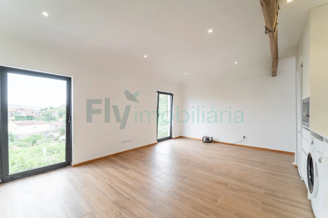 Moradia T2 para Venda em Regilde Foto 1
