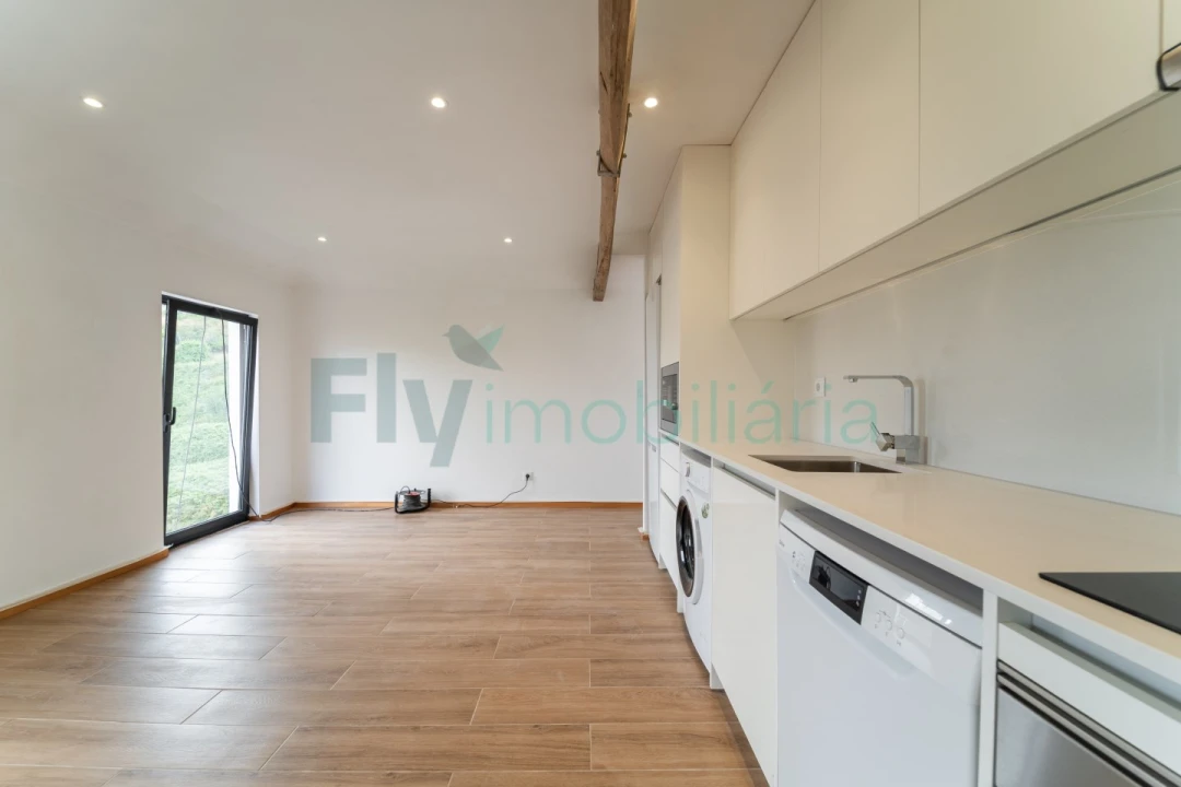 Moradia T2 para Venda em Regilde Foto 7
