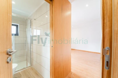Moradia T2 para Venda em Regilde