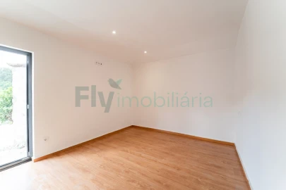 Moradia T2 para Venda em Regilde