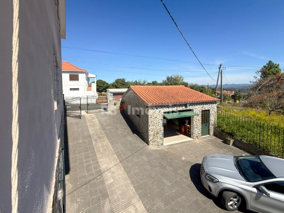 Moradia T7 para Venda em Serra e Junceira Foto 47
