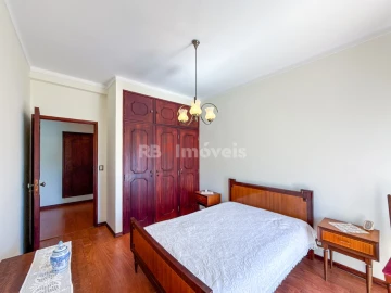 Moradia T7 para Venda em Serra e Junceira