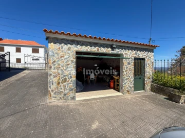 Moradia T7 para Venda em Serra e Junceira