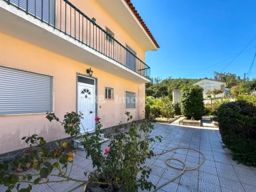 Moradia T7 para Venda em Serra e Junceira