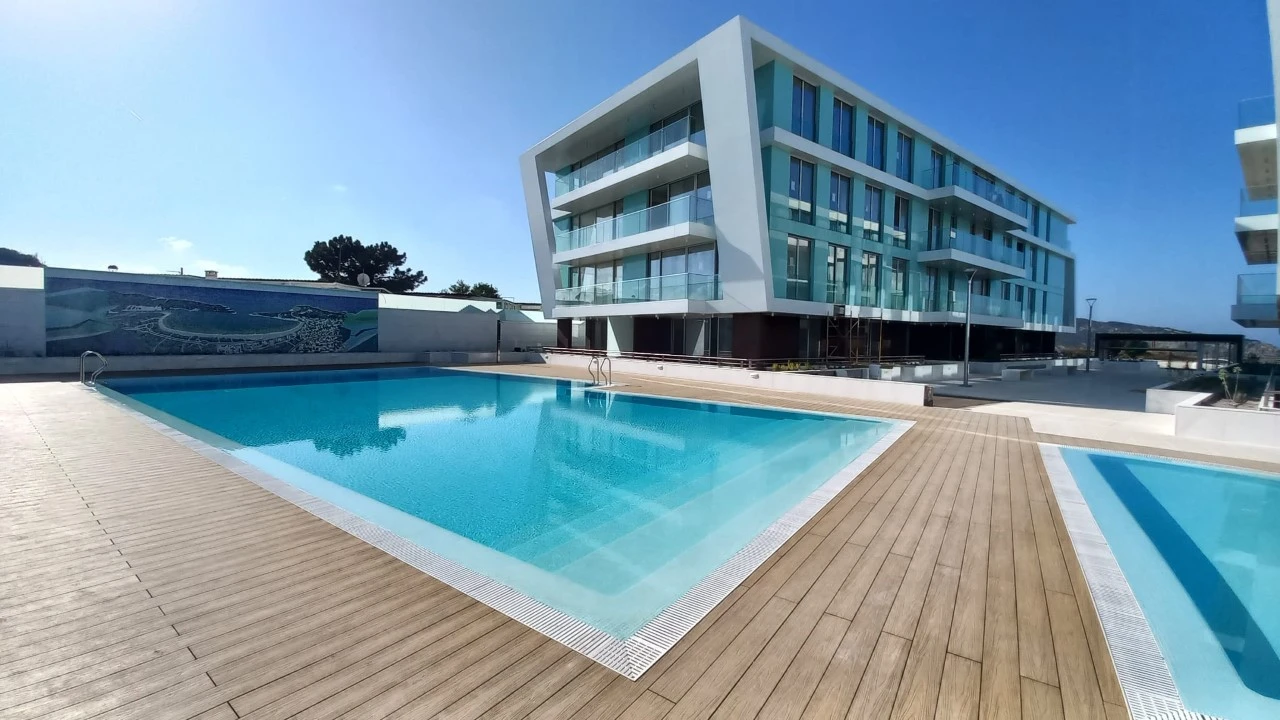 Apartamento T3 para Venda em São Martinho do Porto Foto 1