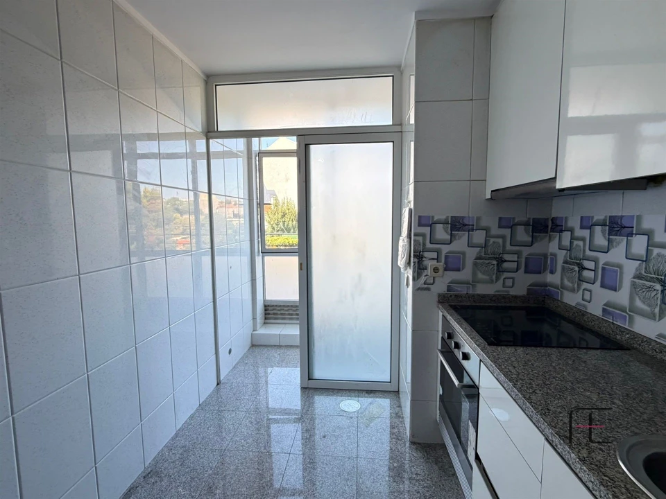Apartamento T2 para Arrendamento em Baguim do Monte (Rio Tinto) Foto 7