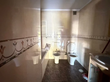 Apartamento T2 para Arrendamento em Baguim do Monte (Rio Tinto)