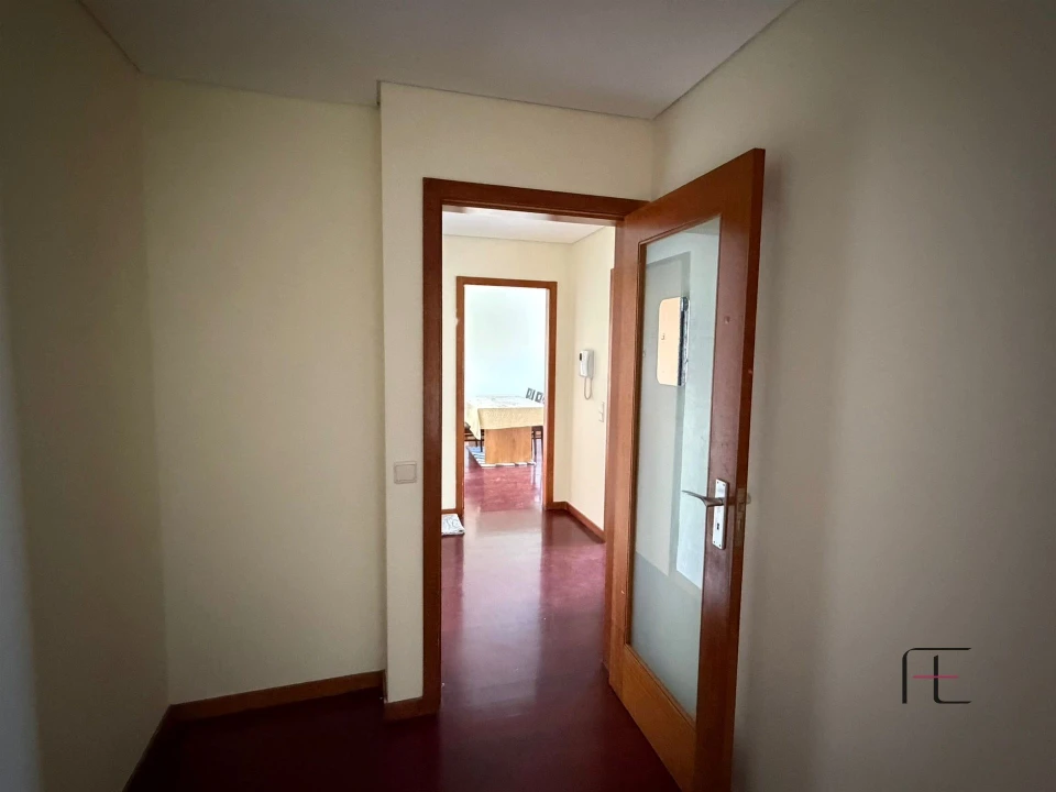 Apartamento T2 para Arrendamento em Baguim do Monte (Rio Tinto) Foto 17