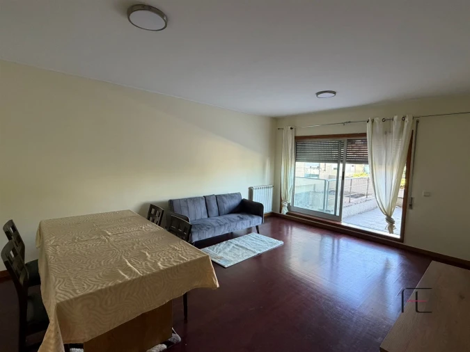Apartamento T2 para Arrendamento em Baguim do Monte (Rio Tinto) Foto 2