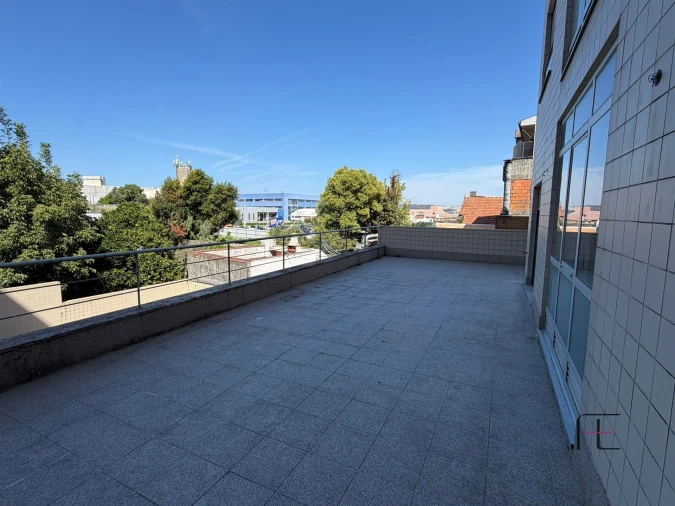 Apartamento T2 para Arrendamento em Baguim do Monte (Rio Tinto) Foto 3